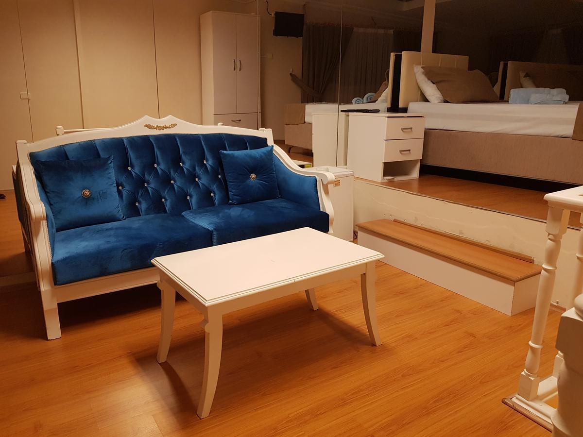 Blue Suit Istanbul Bagian luar foto